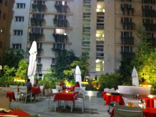 Le Bistro