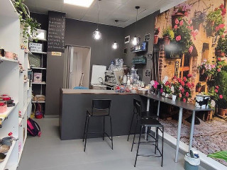 Neighbour's Cofee Gift Shop
