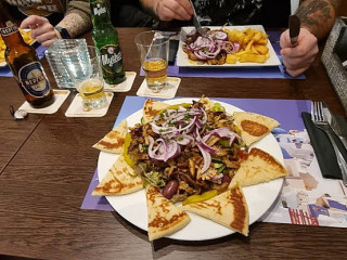 La Cocoșu' Roșu