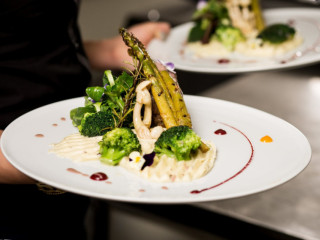 NOMAD - Wine & Cuisine