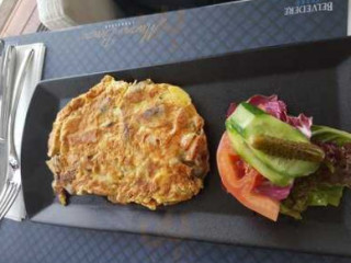 Marina Breeze Loungebar