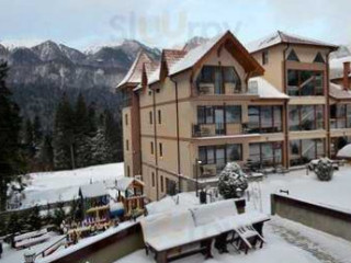 Safari Club Restaurant Sinaia