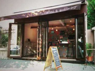 Room 26 Coffee And Waffle